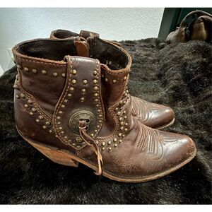 Liberty Black Leather Studded Western Ankle Boots Womens Sz 7.5 Side Zip